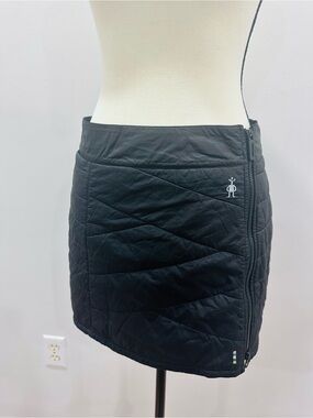 SMARTWOOL Black Quilted Mini Skirt - Size Small